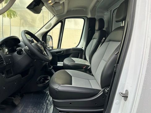 New 2024 RAM ProMaster 3500 w/ Convenience Group FWD image 9