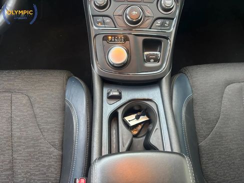 Used 2015 Chrysler 200 S image 30