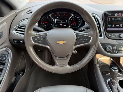 Used 2017 Chevrolet Malibu LT w/ Leather Package FWD image 14