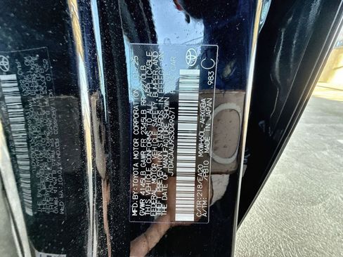 Used 2025 Toyota Prius XLE image 33