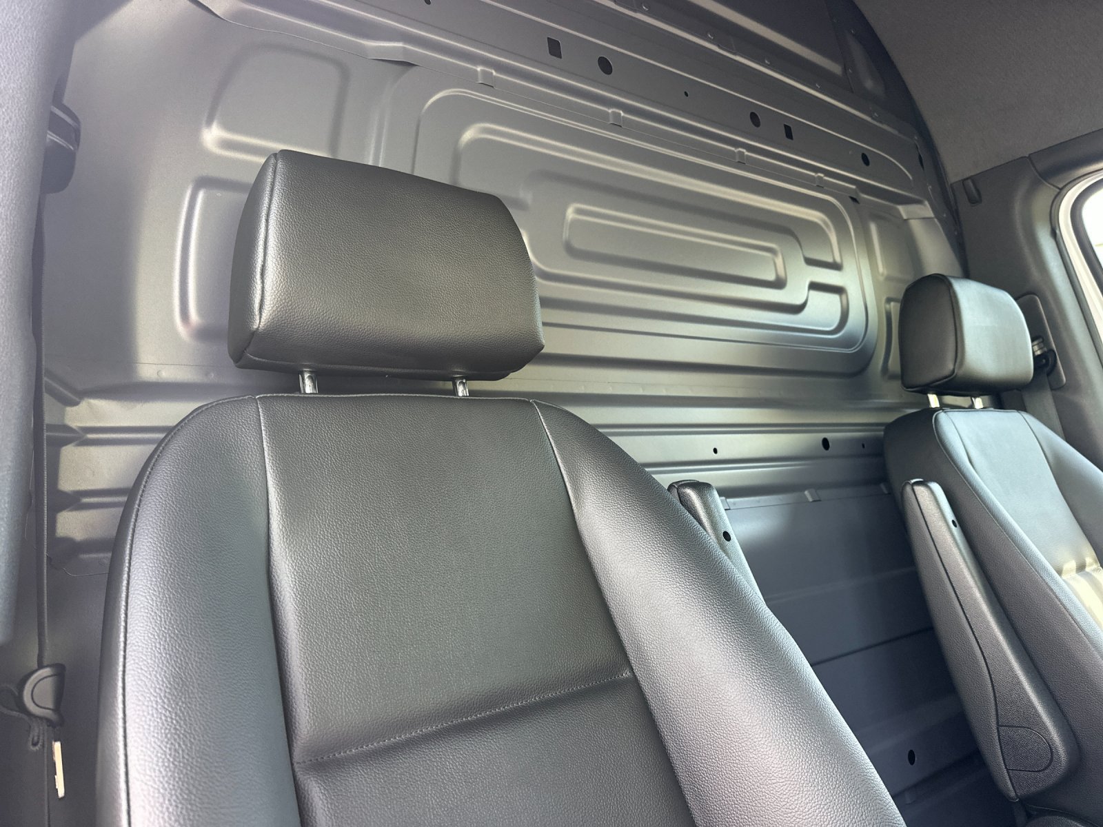 Used 2025 Mercedes-Benz Sprinter 2500 image 16