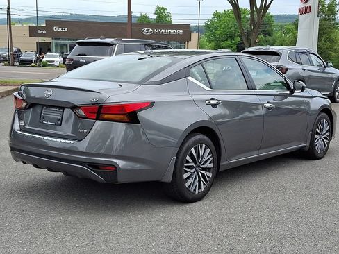 Used 2023 Nissan Altima 2.5 SV AWD/4WD image 8