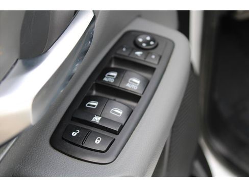 Used 2019 RAM 1500 Big Horn RWD image 13