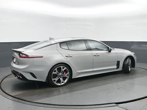 Used 2019 Kia Stinger GT2 image 3