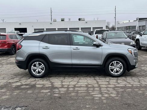 Certified 2023 GMC Terrain SLE w/ Driver Convenience Package image 6