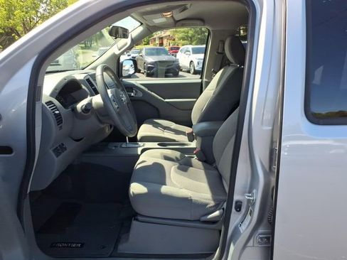 Used 2021 Nissan Frontier SV w/ SV Utility Package RWD image 13