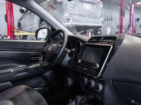 Used 2024 Mitsubishi Outlander Sport AWD image 11