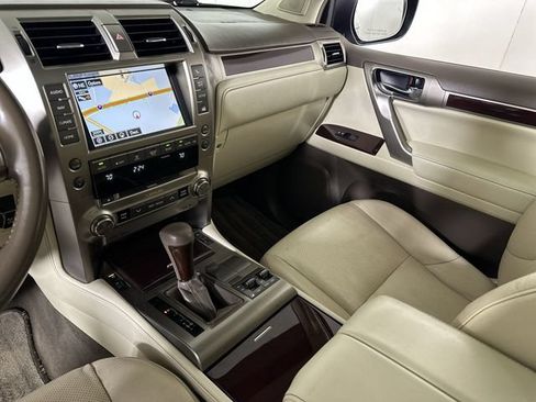 Used 2019 Lexus GX 460 Premium w/ Premium Package AWD/4WD image 36
