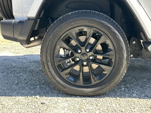 Used 2022 Jeep Wrangler Unlimited Sahara image 18