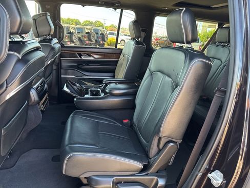 Used 2023 Jeep Grand Wagoneer L Series II AWD/4WD image 27