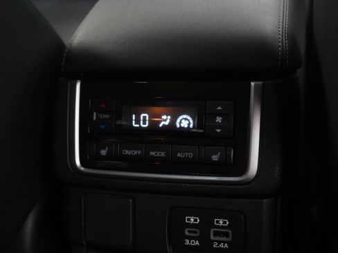 Used 2023 Subaru Ascent Limited w/ Technology Package AWD/4WD image 17