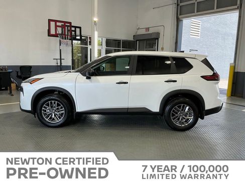 Used 2025 Nissan Rogue S FWD image 21