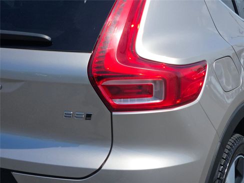 Used 2024 Volvo XC40 B5 Plus AWD/4WD image 13