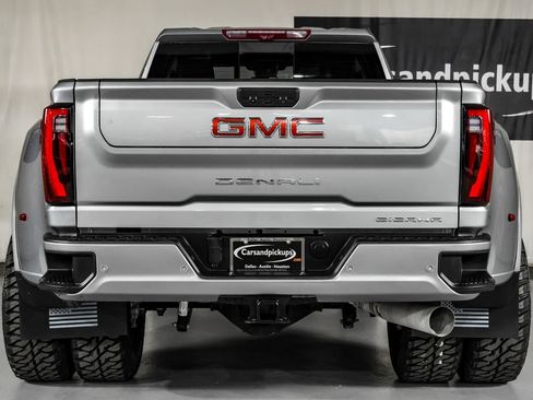 Used 2024 GMC Sierra 3500 Denali w/ Denali Reserve Package AWD/4WD image 10