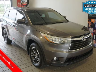 Used 2016 Toyota Highlander XLE w/ Preferred Accessory Package