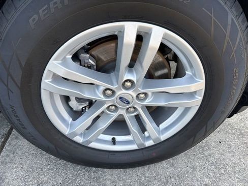 Used 2021 Ford Explorer XLT RWD image 9