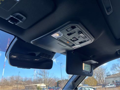 Used 2024 Toyota Tacoma TRD Off-Road image 40