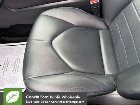 Used 2020 Toyota Highlander XLE image 25