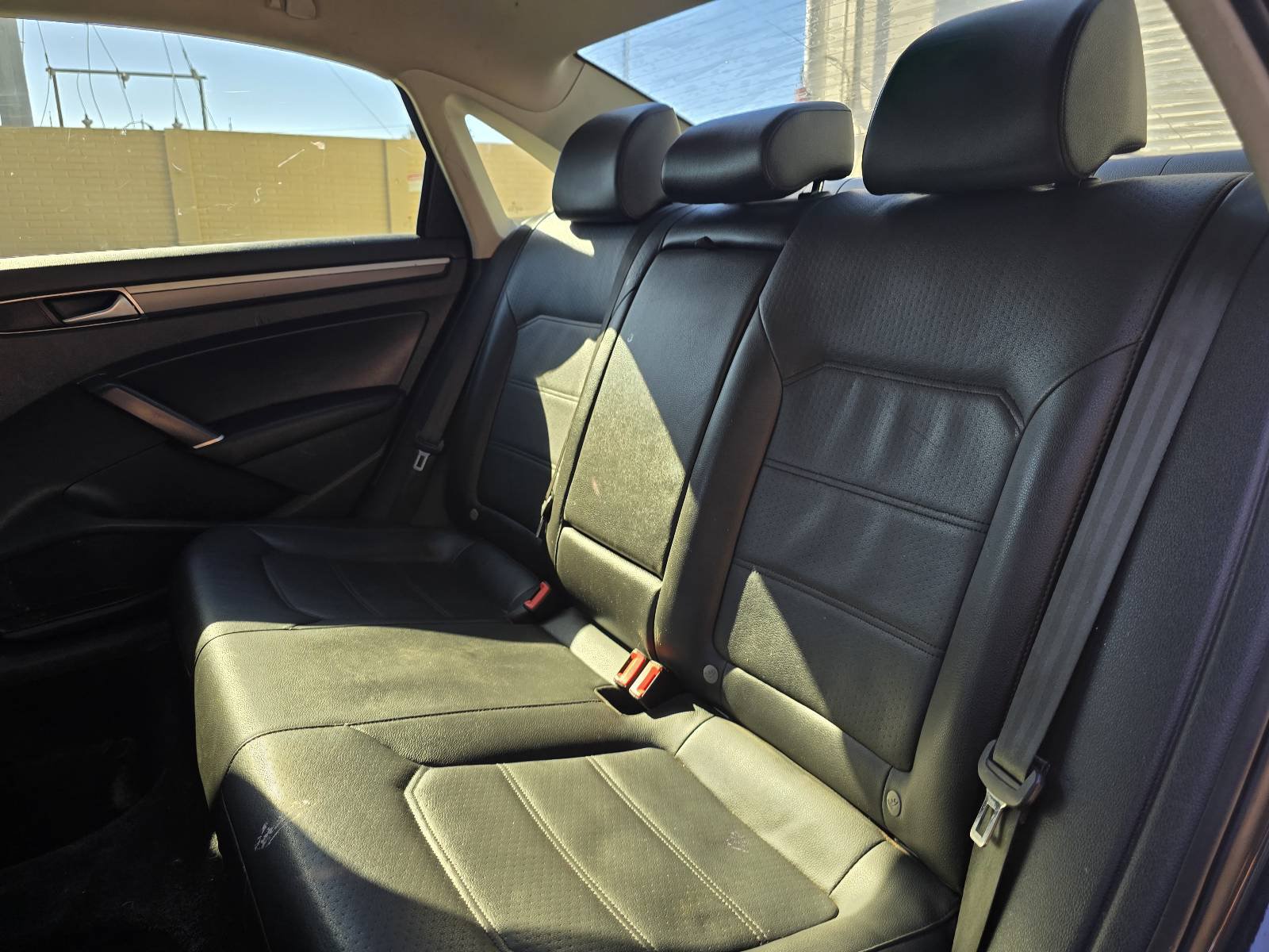Used 2018 Volkswagen Passat 2.0T R-Line FWD image 11