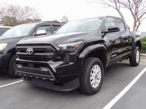 Used 2024 Toyota Tacoma SR5 image 1