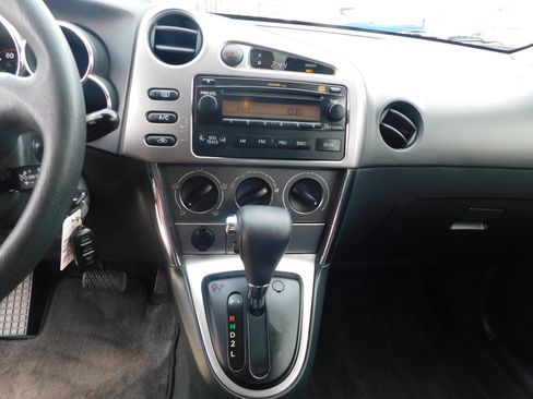 Used 2005 Toyota Matrix 4dr Wgn Auto FWD image 10