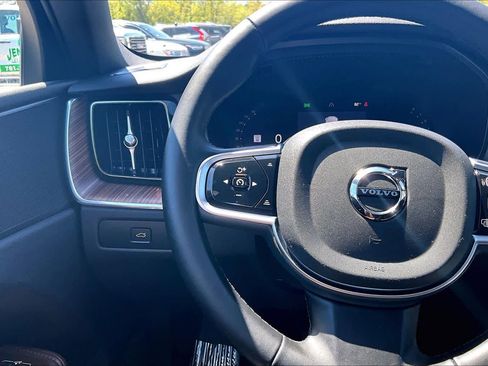 Used 2025 Volvo XC60 B5 Plus AWD/4WD image 24