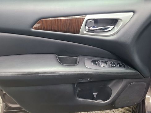 Used 2015 Nissan Pathfinder SL w/ SL Premium Package image 21
