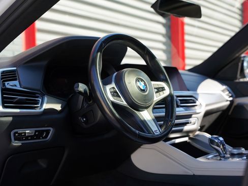 Used 2021 BMW X6 sDrive40i w/ M Sport Package image 3