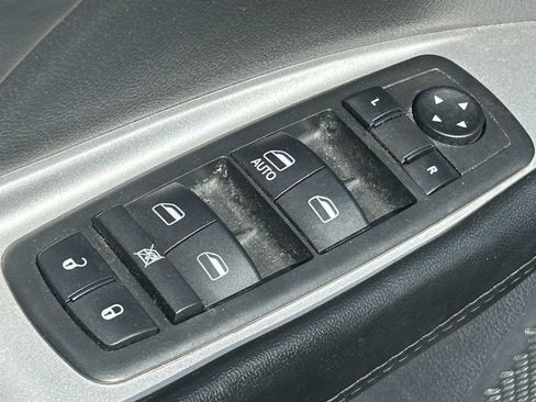 Used 2018 Dodge Journey SXT w/ Connectivity Group FWD image 27