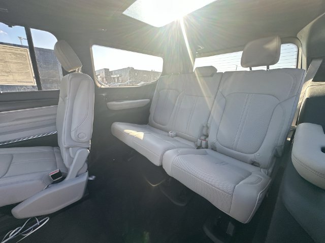 Used 2026 Jeep Grand Wagoneer Summit w/ Rear Seat Video Group I AWD/4WD image 26