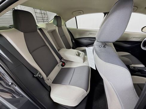 Certified 2025 Toyota Corolla LE image 27