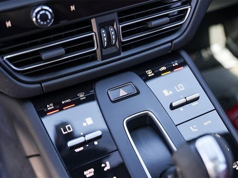 Used 2022 Porsche Macan GTS image 22