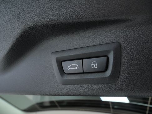 Used 2026 BMW X7 xDrive40i AWD/4WD image 8