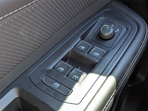 New 2026 Volkswagen Atlas Cross Sport SE image 26