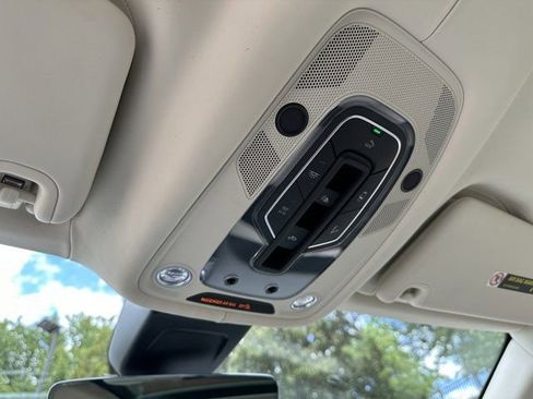 New 2024 Bentley Bentayga Extended Wheelbase image 28