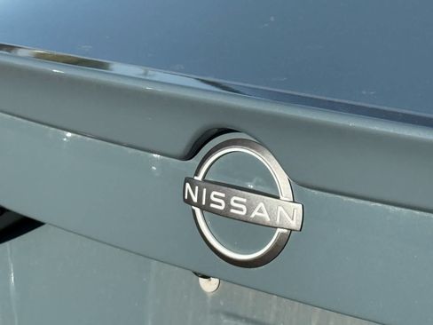 Used 2025 Nissan Sentra SR FWD image 9