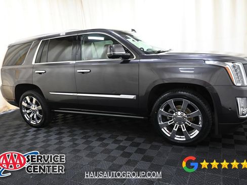 Used 2017 Cadillac Escalade Premium Luxury AWD/4WD image 18
