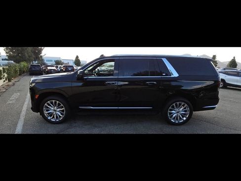 Used 2024 Cadillac Escalade ESV Premium Luxury image 7