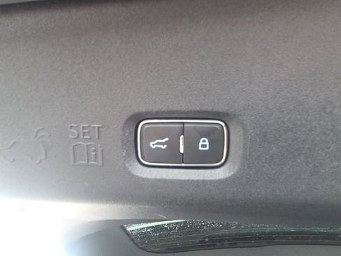 Used 2025 Ford Expedition Active AWD/4WD image 16