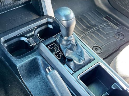 Used 2019 Toyota Tacoma TRD Sport image 17