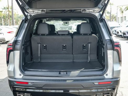 New 2026 Chevrolet Traverse LT w/ Midnight/Sport Edition FWD image 24