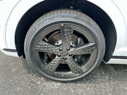 Used 2025 Genesis GV70 3.5T Sport w/ Sport Advanced Package image 32