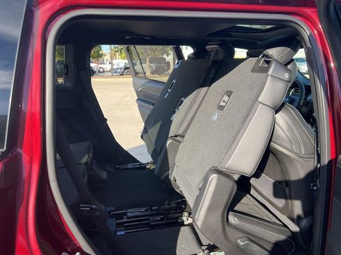 Certified 2025 Jeep Grand Cherokee L Altitude image 45