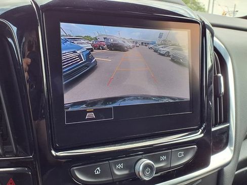 Used 2023 Chevrolet Traverse LT AWD/4WD image 9