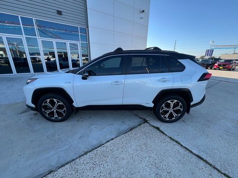 Used 2023 Toyota RAV4 XSE AWD/4WD image 6