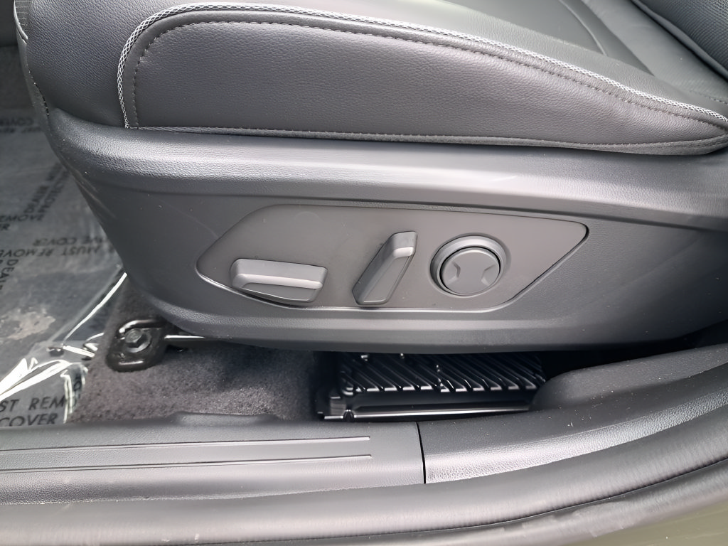 New 2026 Hyundai Tucson Limited AWD/4WD image 36