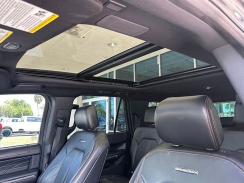Used 2022 Ford Expedition Max Platinum AWD/4WD image 3