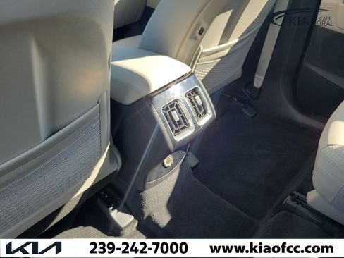 Certified 2024 Kia Sorento SX FWD image 15
