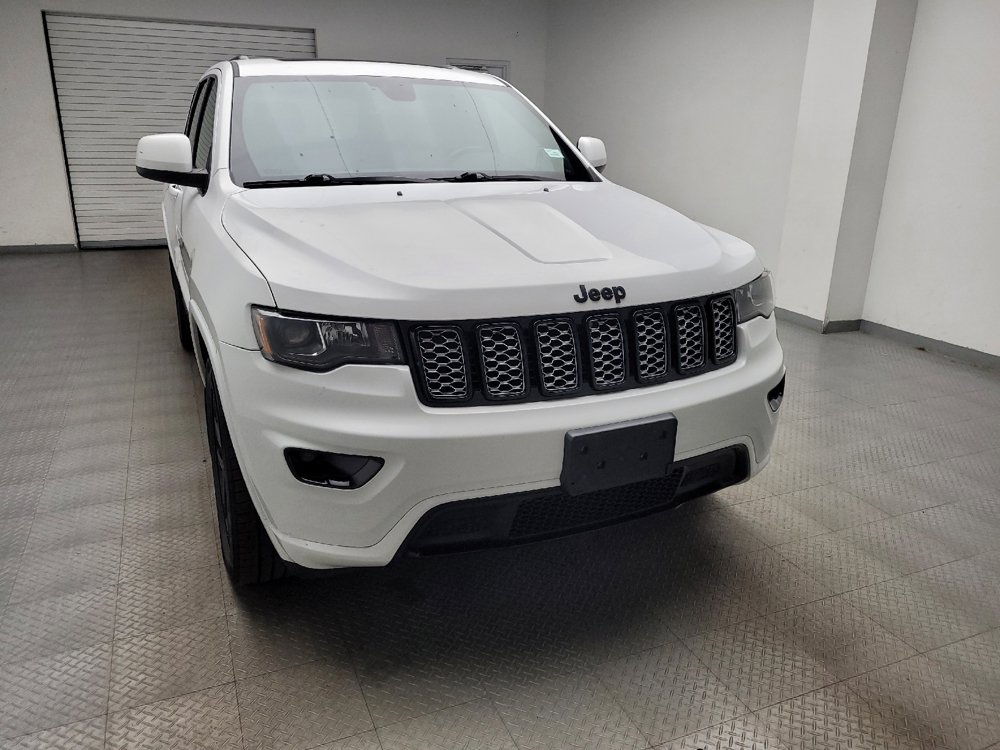 Used 2019 Jeep Grand Cherokee Altitude AWD/4WD image 14