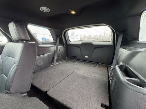 Used 2017 Ford Explorer XLT w/ Equipment Group 202A image 12